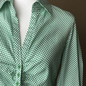NY & Co • GREEN & WHITE POLKA DOT LS BUTTON DOWN